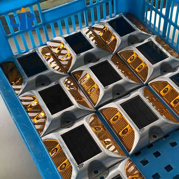 <h3>Road Stud Solar Cat Eyes For Parking Lot In China</h3>
